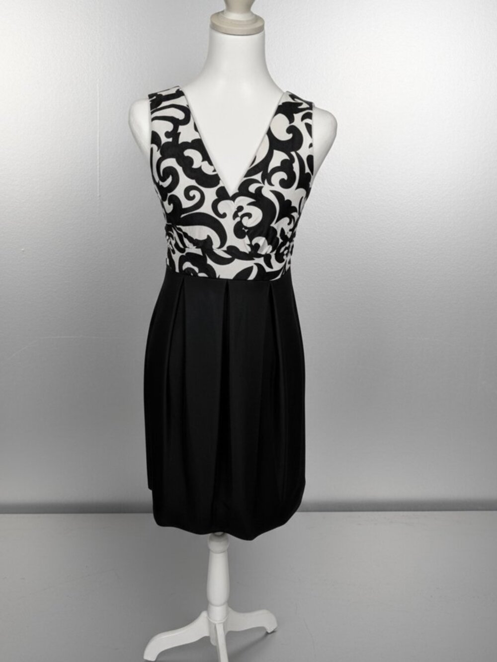 Feminine Enfocus Empire Waist Dress